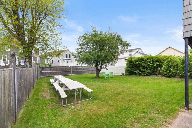 15 Ocean Boulevard, Hampton, NH 03842