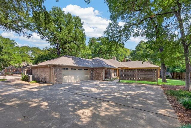 3520 Elm Creek Court, Fort Worth, TX 76109