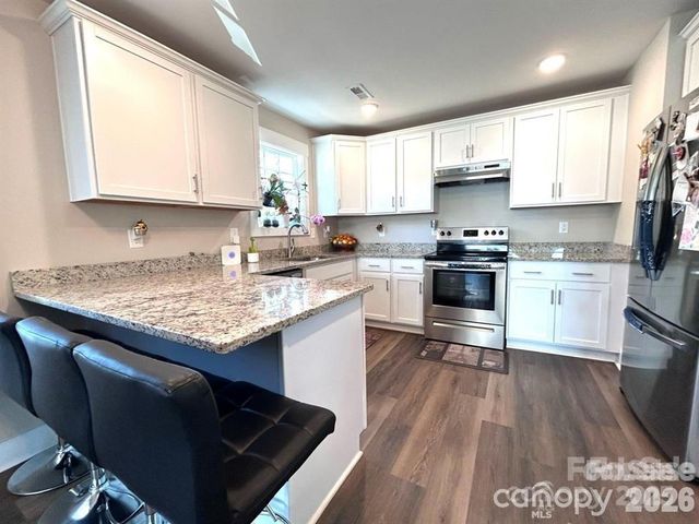 606 E Carpenter Street, Dallas, NC 28034