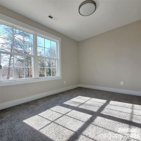 606 E Carpenter Street, Dallas, NC 28034