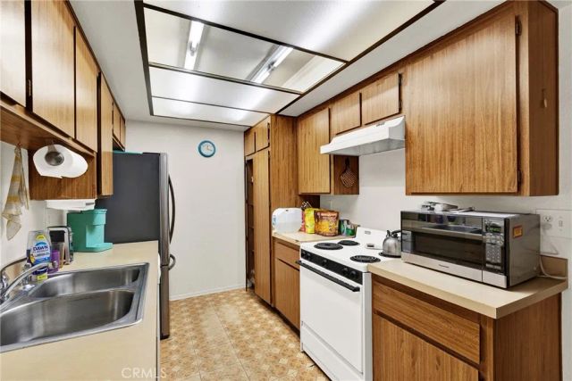 1115 W. Ralston, Ontario, CA 91762