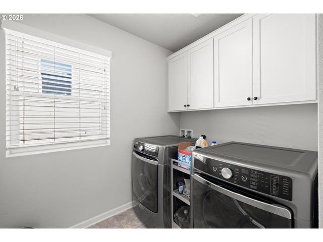 4255 Sw REDFERN Ave, Gresham, OR 97080