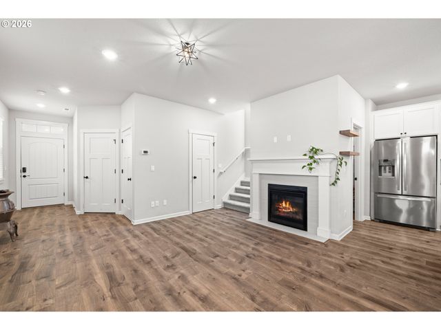 4255 Sw REDFERN Ave, Gresham, OR 97080