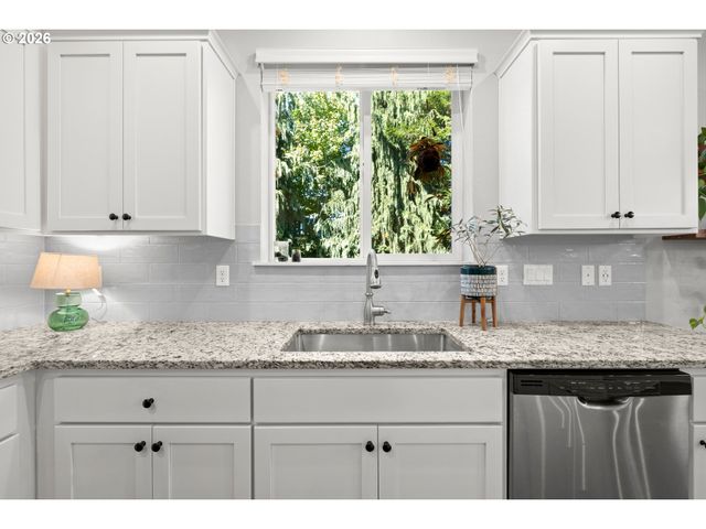 4255 Sw REDFERN Ave, Gresham, OR 97080