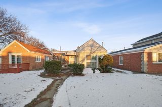 5735 N Ottawa Avenue, Chicago, IL 60631