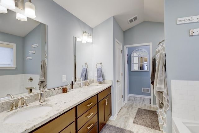 910 Yorktown Road, Deforest, WI 53532