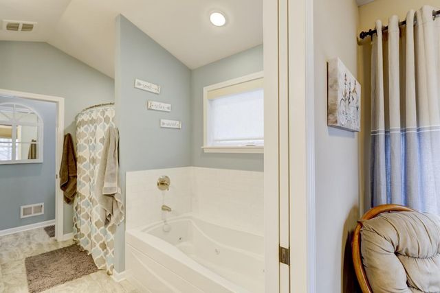 910 Yorktown Road, Deforest, WI 53532