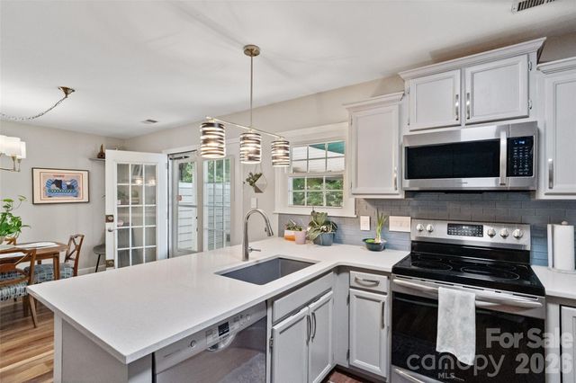 9486 Kings Falls Drive, Charlotte, NC 28210
