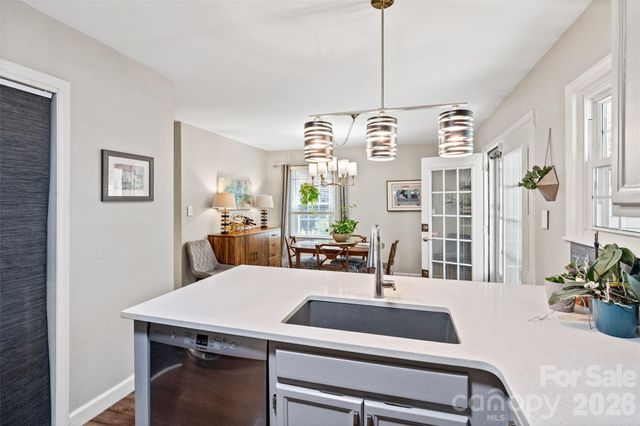 9486 Kings Falls Drive, Charlotte, NC 28210