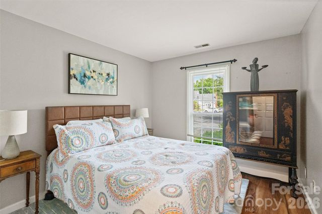9486 Kings Falls Drive, Charlotte, NC 28210