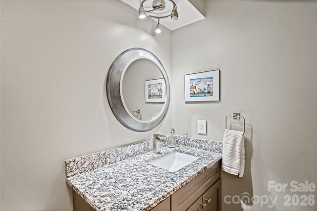 9486 Kings Falls Drive, Charlotte, NC 28210