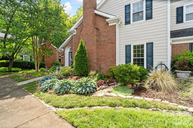 9486 Kings Falls Drive, Charlotte, NC 28210