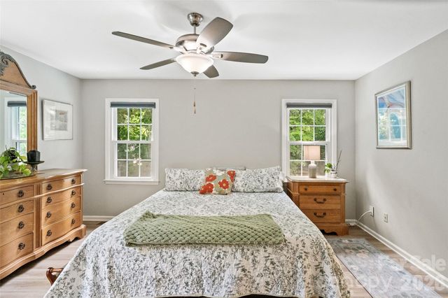 9486 Kings Falls Drive, Charlotte, NC 28210