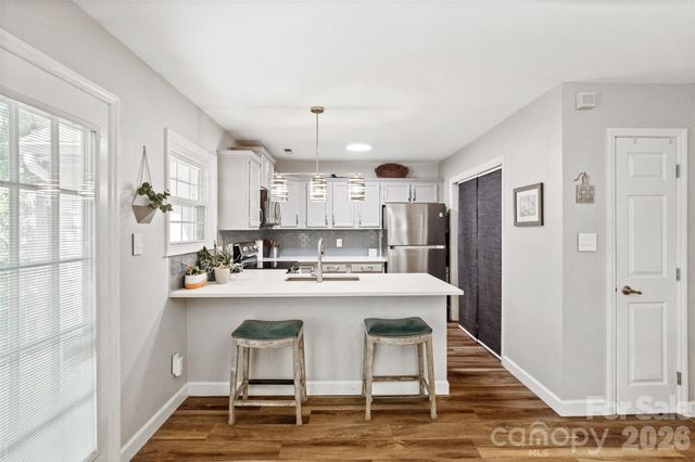 9486 Kings Falls Drive, Charlotte, NC 28210