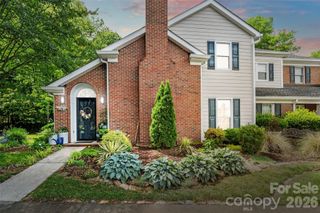 9486 Kings Falls Drive, Charlotte, NC 28210