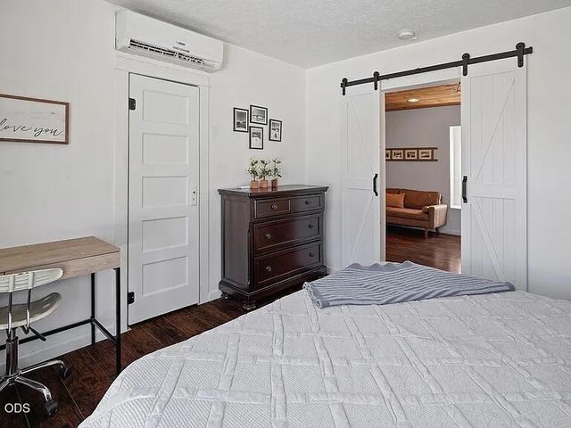 140 SE 4th Street, Bend, OR 97702