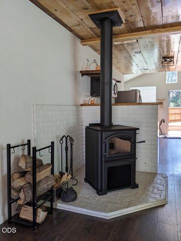 140 SE 4th Street, Bend, OR 97702