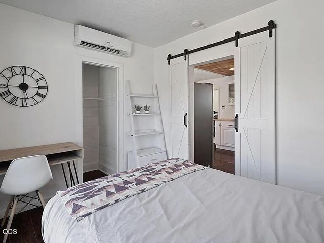 140 SE 4th Street, Bend, OR 97702