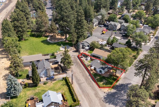 140 SE 4th Street, Bend, OR 97702