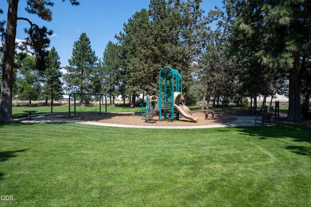 140 SE 4th Street, Bend, OR 97702