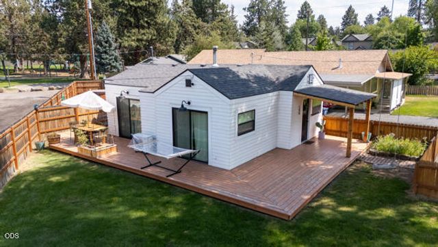 140 SE 4th Street, Bend, OR 97702