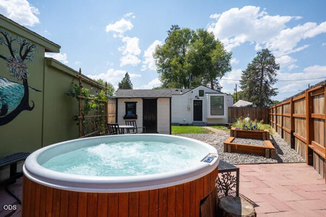 140 SE 4th Street, Bend, OR 97702