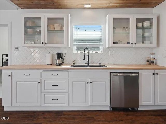 140 SE 4th Street, Bend, OR 97702