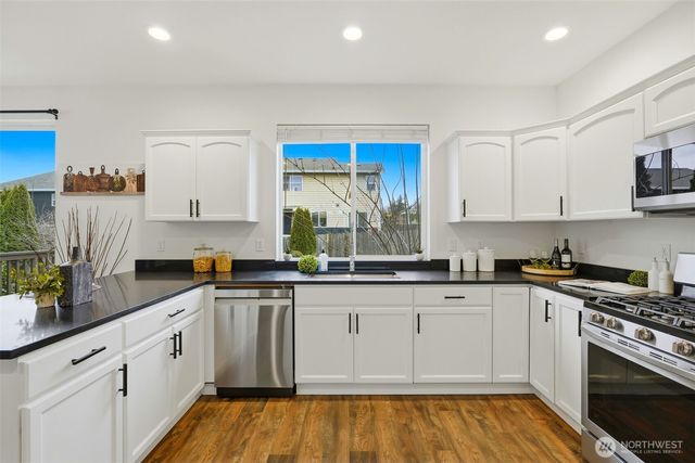 6811 37th Place NE, Marysville, WA 98270