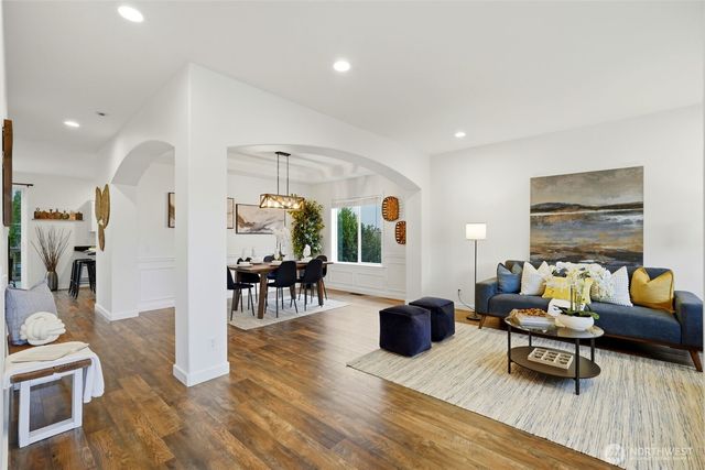 6811 37th Place NE, Marysville, WA 98270