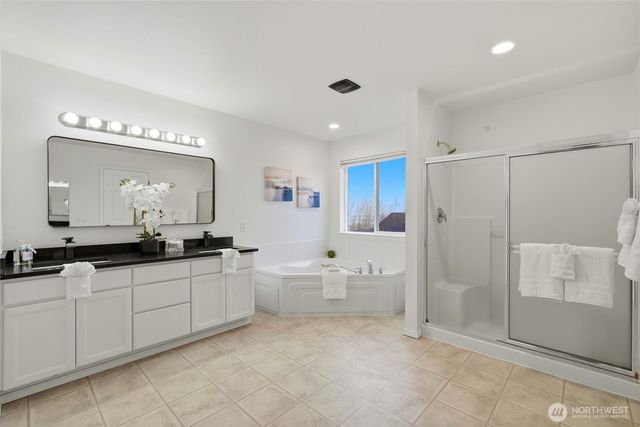 6811 37th Place NE, Marysville, WA 98270