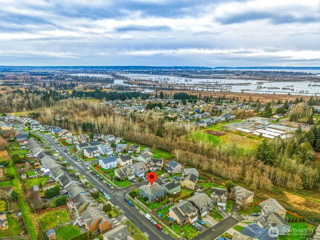 6811 37th Place NE, Marysville, WA 98270