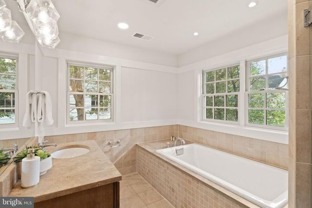 319 KENTUCKY AVE, Alexandria, VA 22305