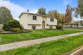 212 N 17th Street, Adel, IA 50003