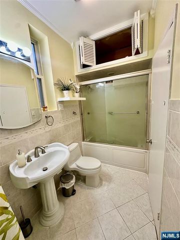 5841 Kennedy Boulevard, North Bergen, NJ 07047