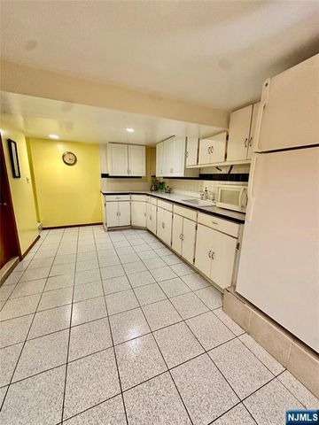 5841 Kennedy Boulevard, North Bergen, NJ 07047