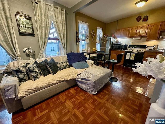 5841 Kennedy Boulevard, North Bergen, NJ 07047