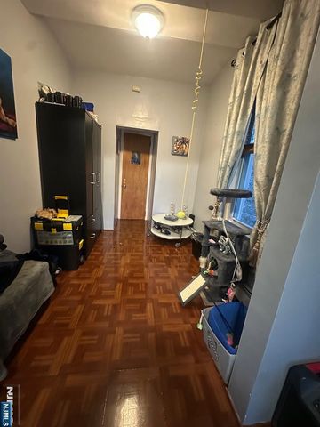 5841 Kennedy Boulevard, North Bergen, NJ 07047