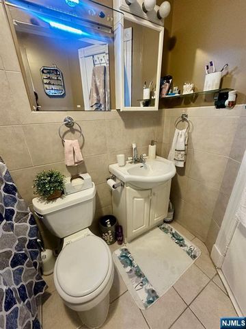 5841 Kennedy Boulevard, North Bergen, NJ 07047