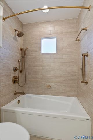 9049 Wyndale Dr, Mechanicsville, VA 23116