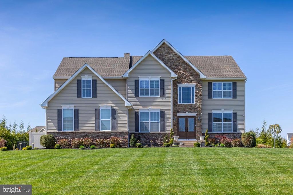 207 MARIA ELENA DR, Mullica Hill, NJ 08062