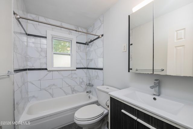 96 East Avenue 33, Atlantic Highlands, NJ 07716