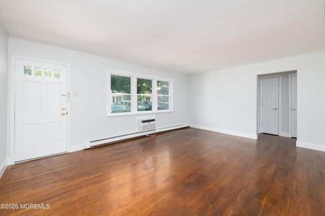 96 East Avenue 33, Atlantic Highlands, NJ 07716