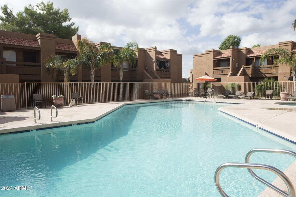 8450 N 67th Avenue 1, Glendale, AZ 85302