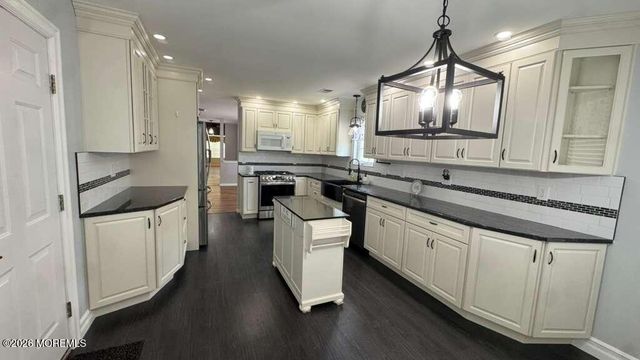 38 Morning Glory Lane, Lakewood, NJ 08701