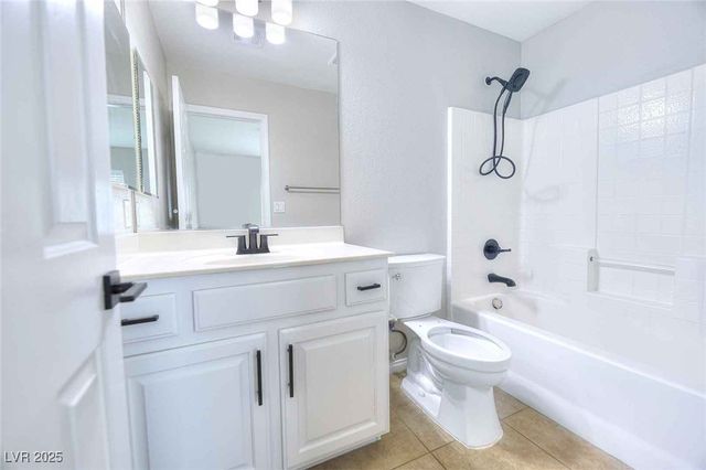 6512 Chettle House Lane, Las Vegas, NV 89122