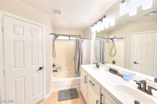 6512 Chettle House Lane, Las Vegas, NV 89122