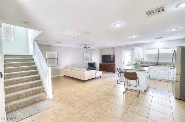 6512 Chettle House Lane, Las Vegas, NV 89122