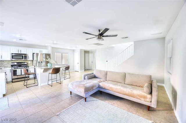 6512 Chettle House Lane, Las Vegas, NV 89122