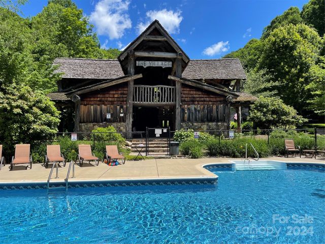 000 El Miner Drive 516, Mars Hill, NC 28754