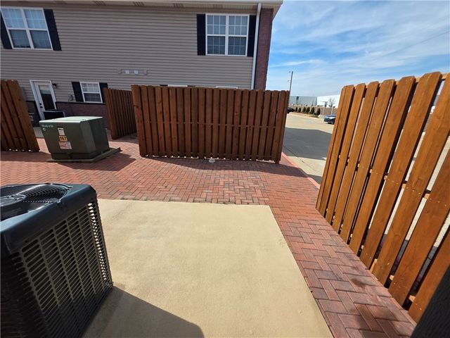2400 SE Jayel Terrace 1, Bentonville, AR 72712